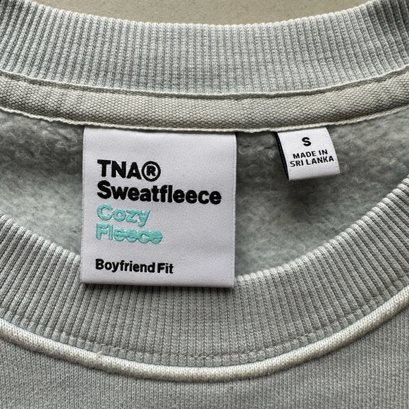 TNA COZY FLEECE BOYFRIEND FIT BOXY PULLOVER - Picture 1 of 3